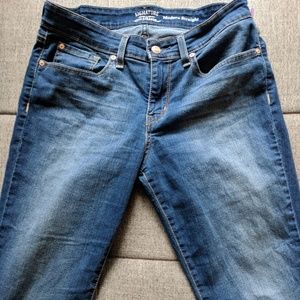 Women's Levis Signature Modern Straight jeans